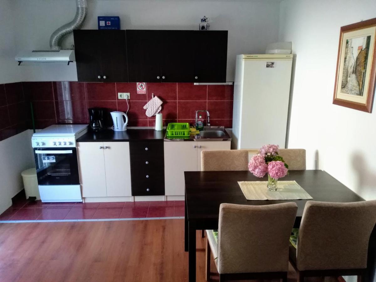 Apartment Paula Kaštela Eksteriør bilde